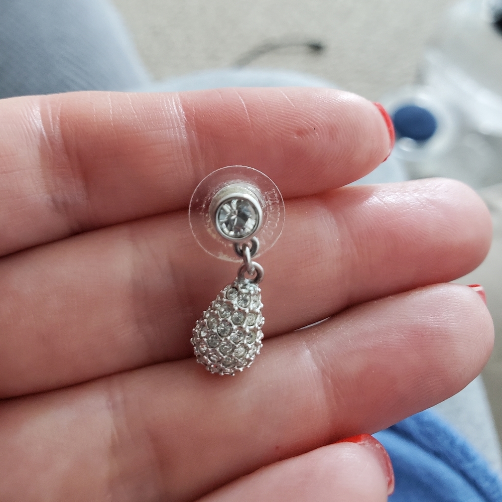 Elegant and fine Swarovski eardrops!